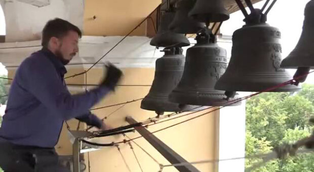 Звонарь Андрей Дьячков, Праздничный звон
